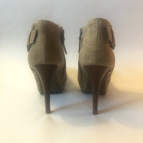 NEW Guess Platform Bootie - Suede, Zipper Tan - 8 - Picture 5 of 11